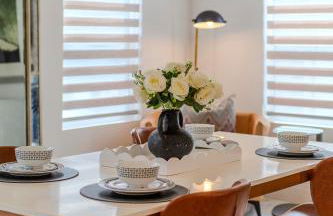 Serene Luxe Residence near Rose Bowl - Photo 2