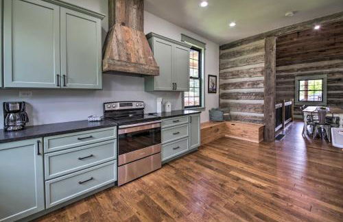 Bross Brothers Cabin with Wraparound Porch! - Foto 5