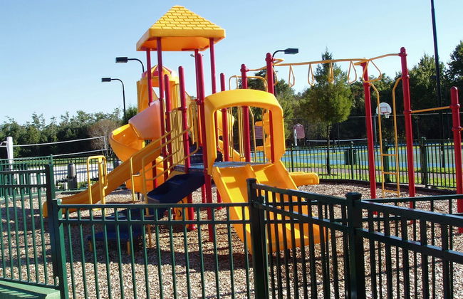 Near Theme Parks! Gorgeous 3 BR Town Home, Splash Park, Pool, Lake, And More! - Foto 37