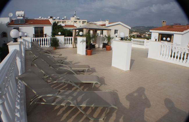 Huge ! Lovely! Private! Villa in The Heart Of Coral Bay! Car Not Essential ! - Photo 28