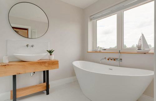 Grafton Fields near Silverstone - Photo 4