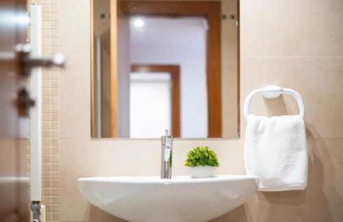 EnjoyGranada EMIR 3B y Parking - Photo 23