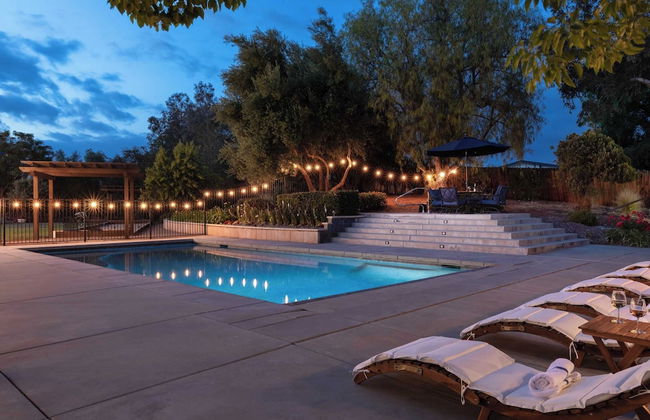 Wilson Creek Manor By Avantstay Sleeps 10! Amazing Estate w/ Pool & Game Room - Photo 3