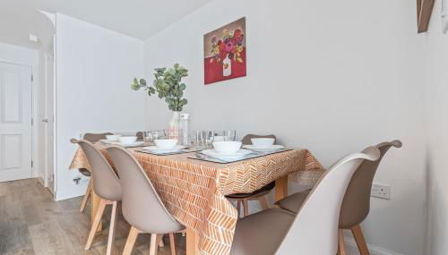 #53 Stylish 4 Bed Home 2 Full 1 Half Bath Free Parking - Foto 4