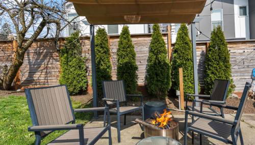 Northwest Retreat with Cedar Hot Tub - Foto 4, Garden