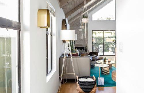 Silver Triangle Oasis with Verdant Backyard - Foto 28