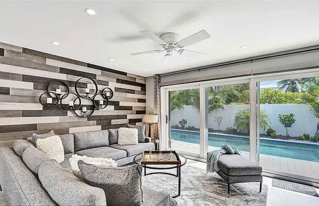 Beach Bliss 10 Mins to Waves 3BR Oasis With Pool - Foto 22