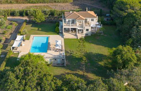 Villa Astoria - Photo 1