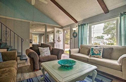 Walk to Haigis Beach Cape Cod Retreat with Deck! - Foto 6