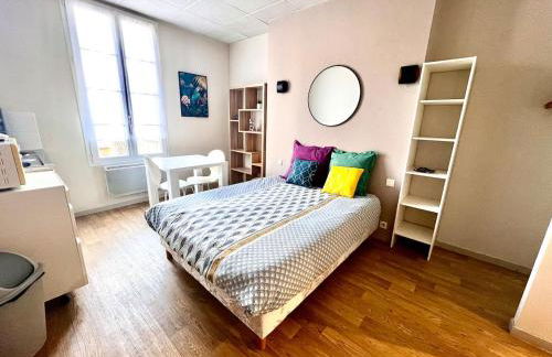 Beau Studio 2 en Centre Ville de Niort au calme proche Gare - Foto 3
