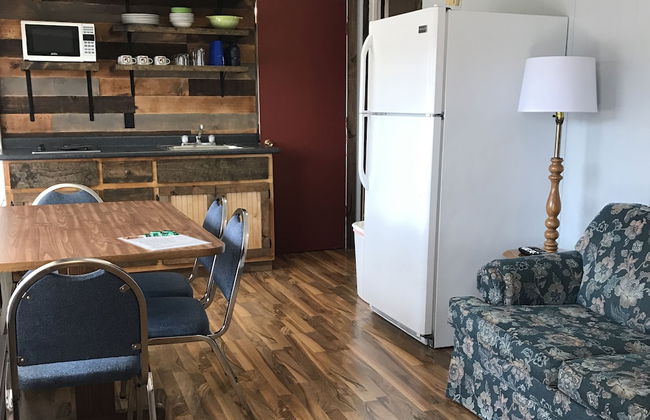 Calm Waters Cabin Resort - Photo 12