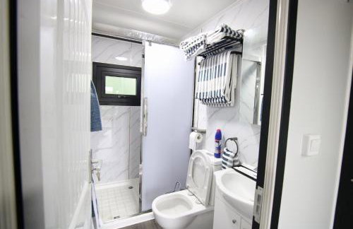 Sunset Retreat Cabin, Private Hot Tub with Mini Cinema Projector & Garden views - Foto 73