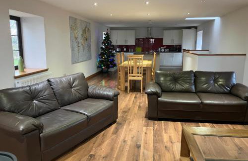 Berryhill West Steading - Peterhead - 3 bedroom 2 bathroom self-catering - Sleeps 5 - Private off-road parking - Yard & Shed - Suit Contractors - Newly Refurbished - Underfloor Heating - Drying Room - Golf Driving Range - Cafe - Extensive Footpaths - Foto 4