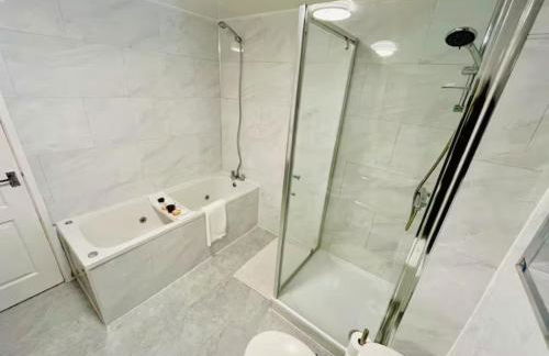 Comfortable 2-Bed Flat in Heart of Tyne Wear - Pass the Keys - Foto 5