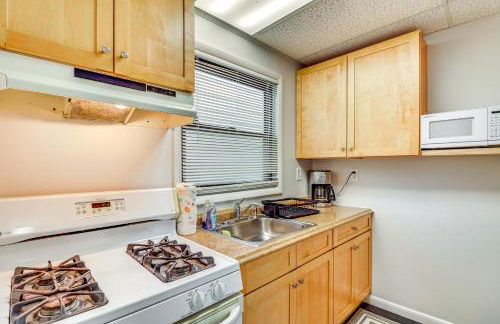 Cozy Keansburg Cottage Walk to Beach and Boardwalk! - Foto 10