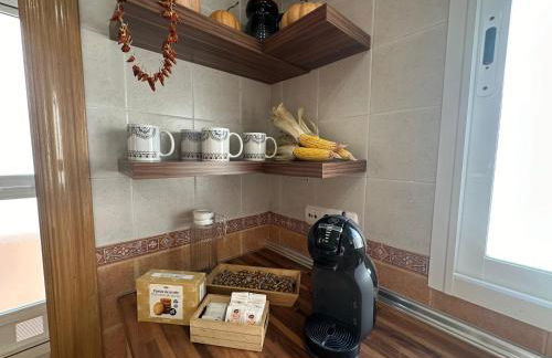 Casa grande de tres plantas con parking gratis - Foto 18