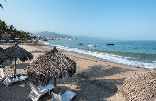 Villa Facing the Beach in a Large Terrace 7 Pools, Tennis Courts, 247 Security - Foto 26