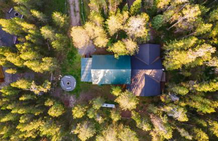 Rustic Retreat, Sleeps 20, Epic Game Room, Hot Tub, 20min to Yellowstone - Foto 45