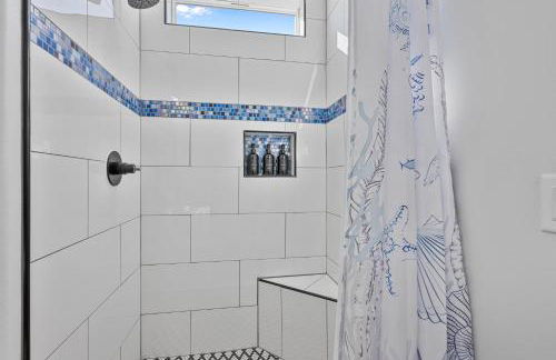 Laguna Villa: The Ultimate Beachfront Mega-Retreat: 9BR, Sleep 32 - Foto 35