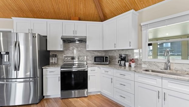 Pleasant Cove Waterfront Getaway With Fire Pit Deck and Private Lake Access - Foto 3, Habitación