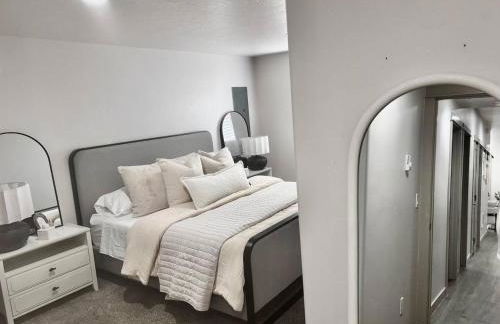 North End - Hyde Park - Hot Tub- Downtown - 3 BR - Foto 5