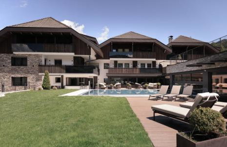 Aparthotel Familiaris - Family Apartments - Pools & Spa in Dolomites - Foto 1
