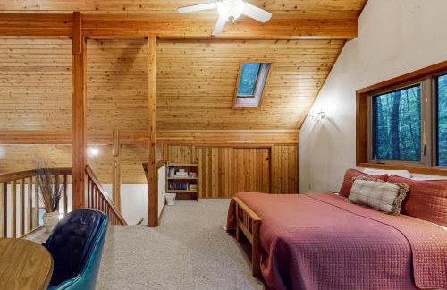 Redwood Rest Getaway - A-Frame with Hot Tub & Deck - Foto 21