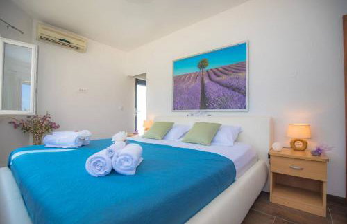 Luxury villa with a swimming pool Vrpolje, Sibenik - 21843 - Photo 11