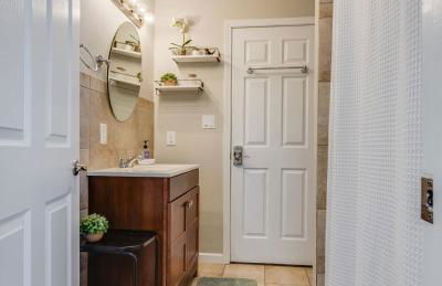 Soak n Stroll 2 State St Casino Firepit Dogs OK - Foto 20