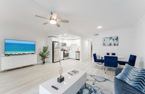 Waterfront Retreat Views, Pool, Hot Tub, Gym Walk to Beach & Boca Resort! - Photo 37