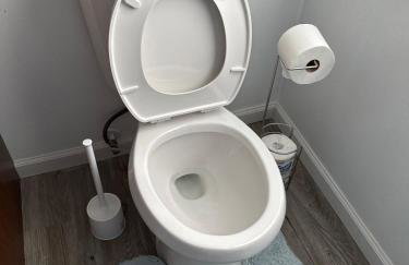 East Riverdale Enchanting 4 bedroom with 2 full bathrooms - Foto 24