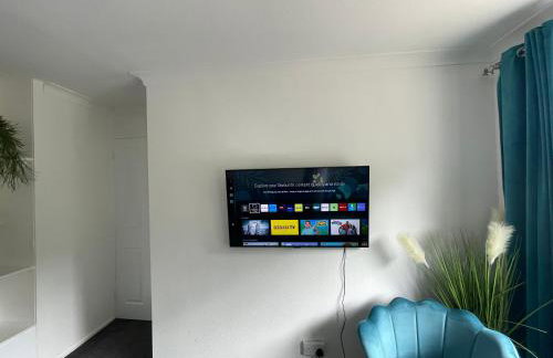 Large Stylish 2 Bedroom Apartment Stevenage Sleep 6 - Foto 11