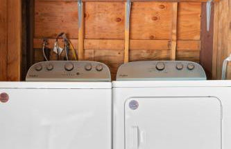 Redwood Cabin with Hot Tub Canyon View and Dogs OK - Foto 33