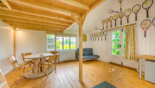 Railway Carriage accommodation with tennis court! - Foto 4