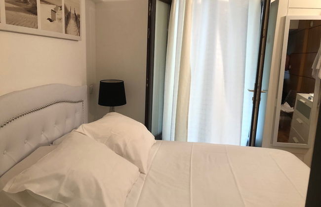 One bedroom flat ground floor avec cuisine -Rue Saint charles - métro Charles Michels 75015 PARIS - Photo 3