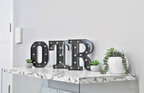 **NEW mOdernLUX best OTR condo *Park ONsite** - Foto 3