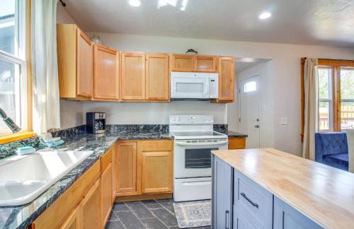 Less Than 1 Mi to Coquille River Cottage with Private Yard! - Photo 6