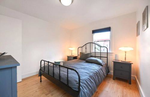 Front House 3 bedroom flat nice street, walk to BART, shops - Photo 14