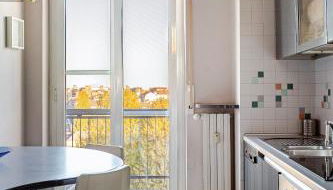 Bright Apartment with Canal Balcony - Foto 4