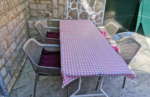Apartment Alena with terrace and garden Center Jelsa - Photo 7