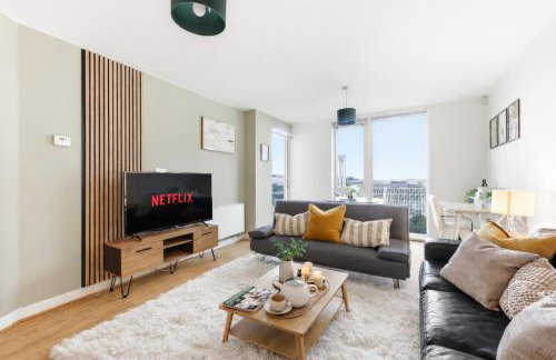 Sleek Apartment with Balcony - City Centre - Free Parking, Fast WiFi and 55'' Smart TV by Yoko Property - Foto 6