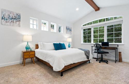 Gorgeous Santa Cruz Villa - Modern Beachside Paradise with NEW Hot Tub & Fast Wi-Fi - Foto 7