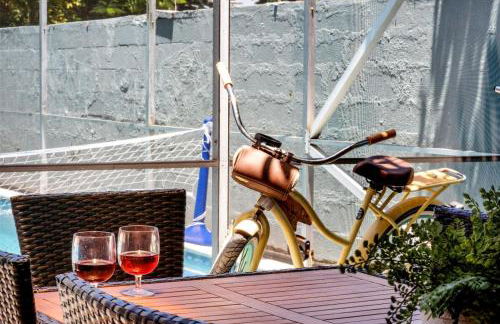 Beachside Escape Poolhouse w Game Room, Grill - Foto 13