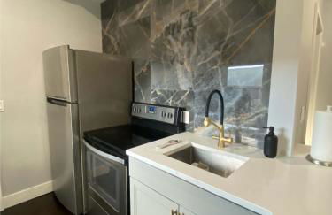 The Front Porch - Photo 13