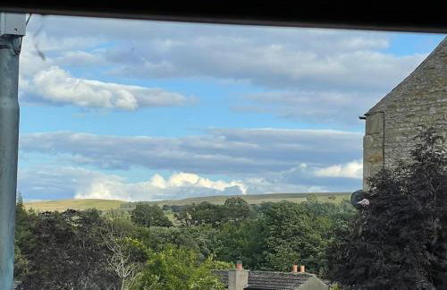 Stunning Cottage with Log Burner- King Bed- Great Design-Free Wood - Foto 29