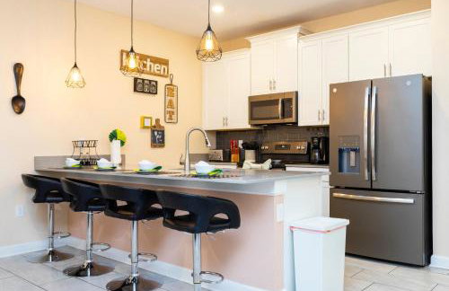 Magnificent 5Bd w/ Pool Close to Disney @Storey Lake 4800 - Foto 34