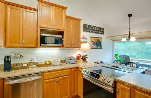 Steps to Sugar Mountain! Condo w/ Furnished Deck - Foto 8