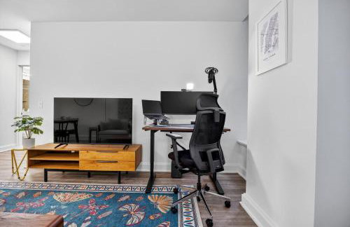 FiDi 1 BR w Work Setup by Anyplace - 11729 - Foto 28