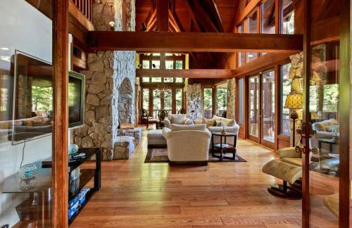 Little Ahwahnee Inn Entrance to Yosemite - Foto 6