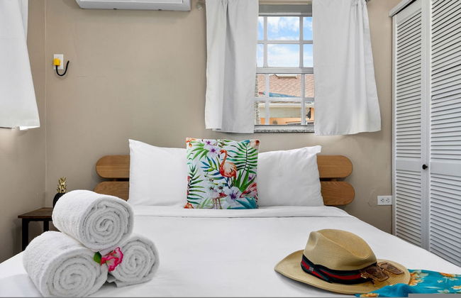 Renovated 4br2ba w Private Pool in Prime Location - Foto 19